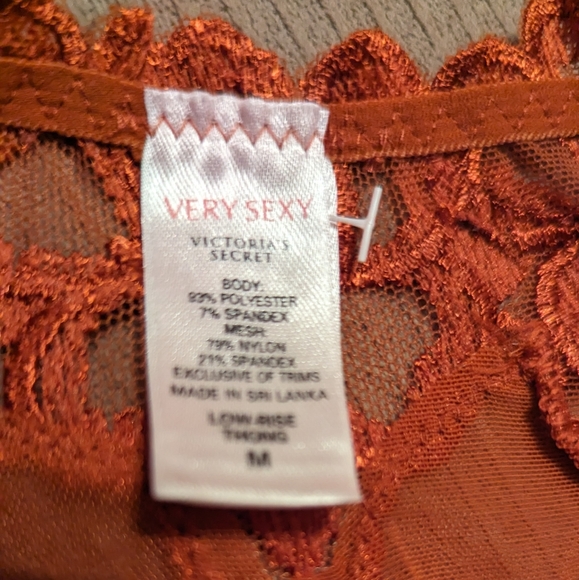 Vintage Victoria's Secret, Low Rise Thong, Size Medium - Picture 2 of 4